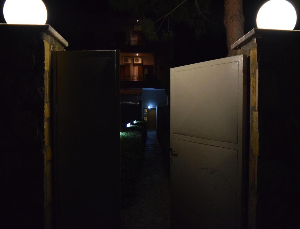 Oihalia'S Petit Double Room Avlonarion 외부 사진